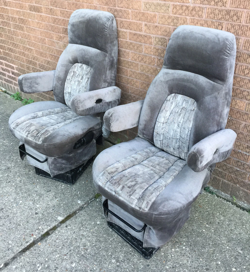2002 Chevy Express Archer Coach Van Custom Gray Cloth Front Seats Captain Chairs