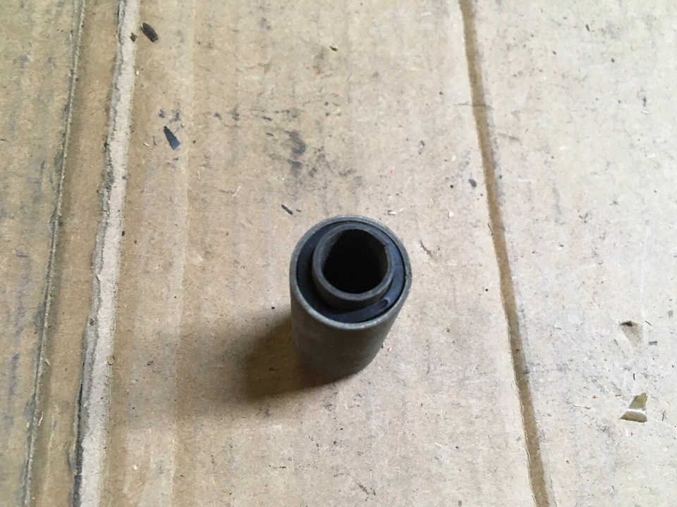 Новая передняя втулка листовой пружины TRW B316 - Изображение 3 из 4