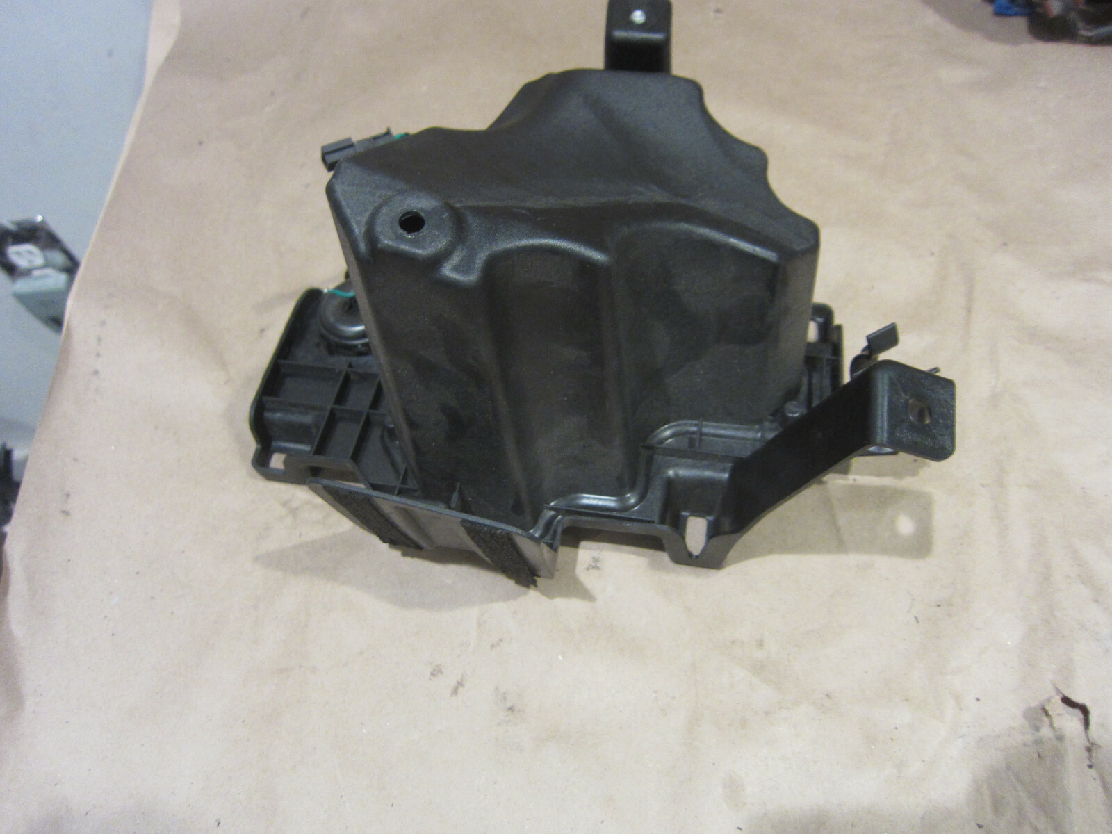 McLaren 570S - RH Rear Speaker Assy. 