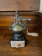 Antico macinino a manovella in Ghisa Peugeot Freres  A00