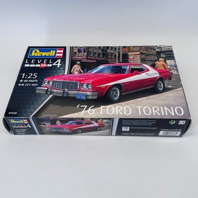 Revell 07038 -  76 Ford Torino Auto Plastik Modell 1:25 Bausatz - Neu in OVP