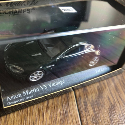 ミニチャンプス 1/43 Aston Martin V8 Vantage Minichamps 1987 Aston Martin V8 Vantage Coupe 1/43 Limited