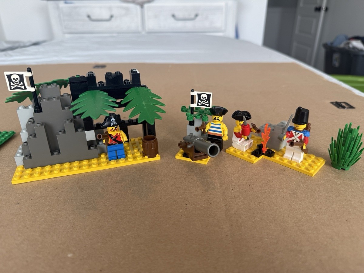 LEGO Pirates: Barnacle Bay Value Pack (1729) 99%