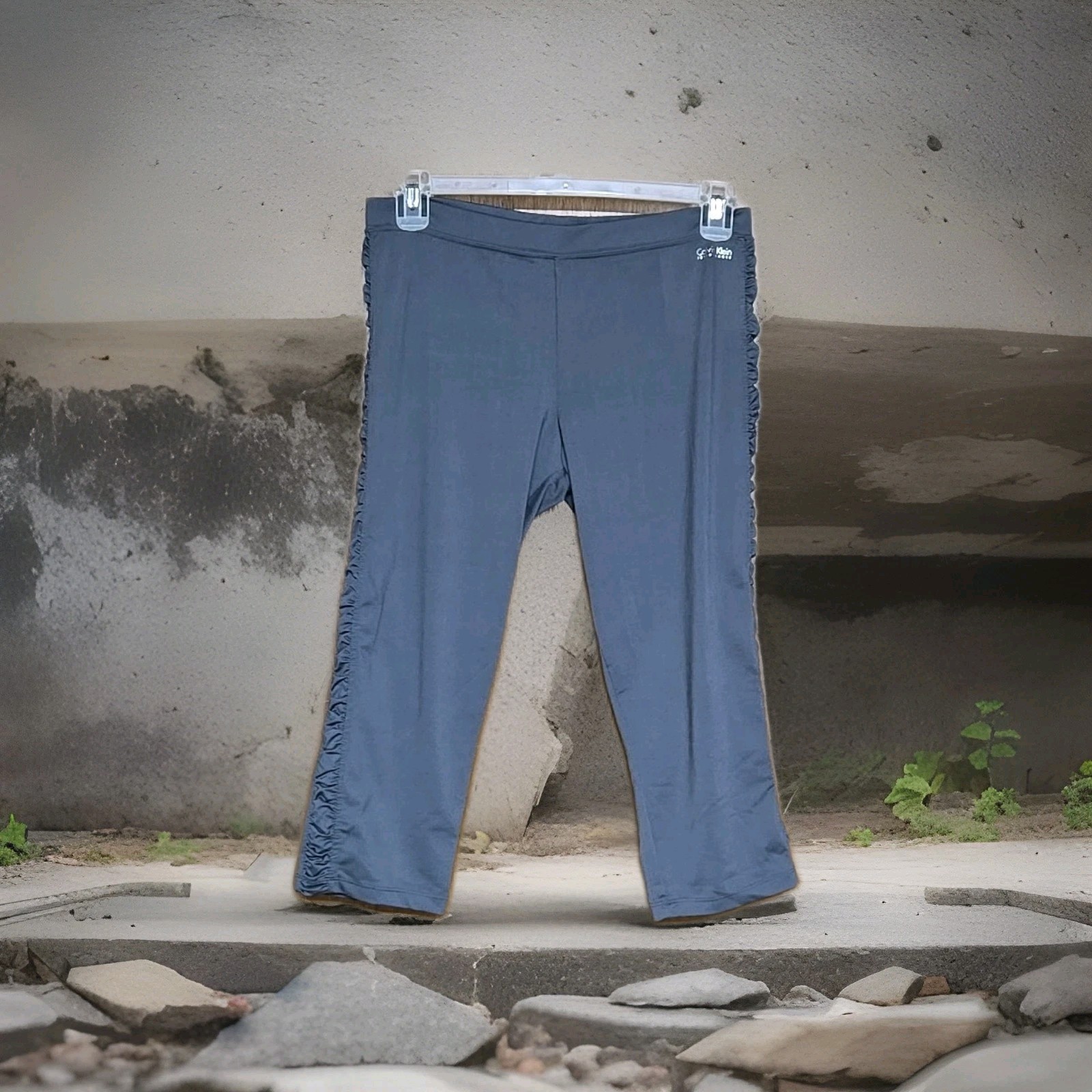 Calvin Klein Performance Solid Gray Leggings Size… - image 1