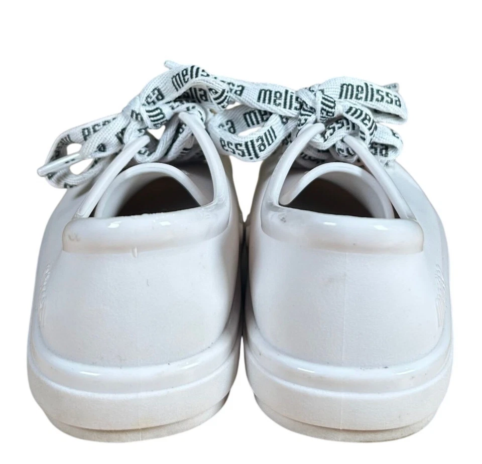 Zapatilla deportiva con cordones de goma blanca Mini Melissa para niña talla 8 Foto 3 de 4