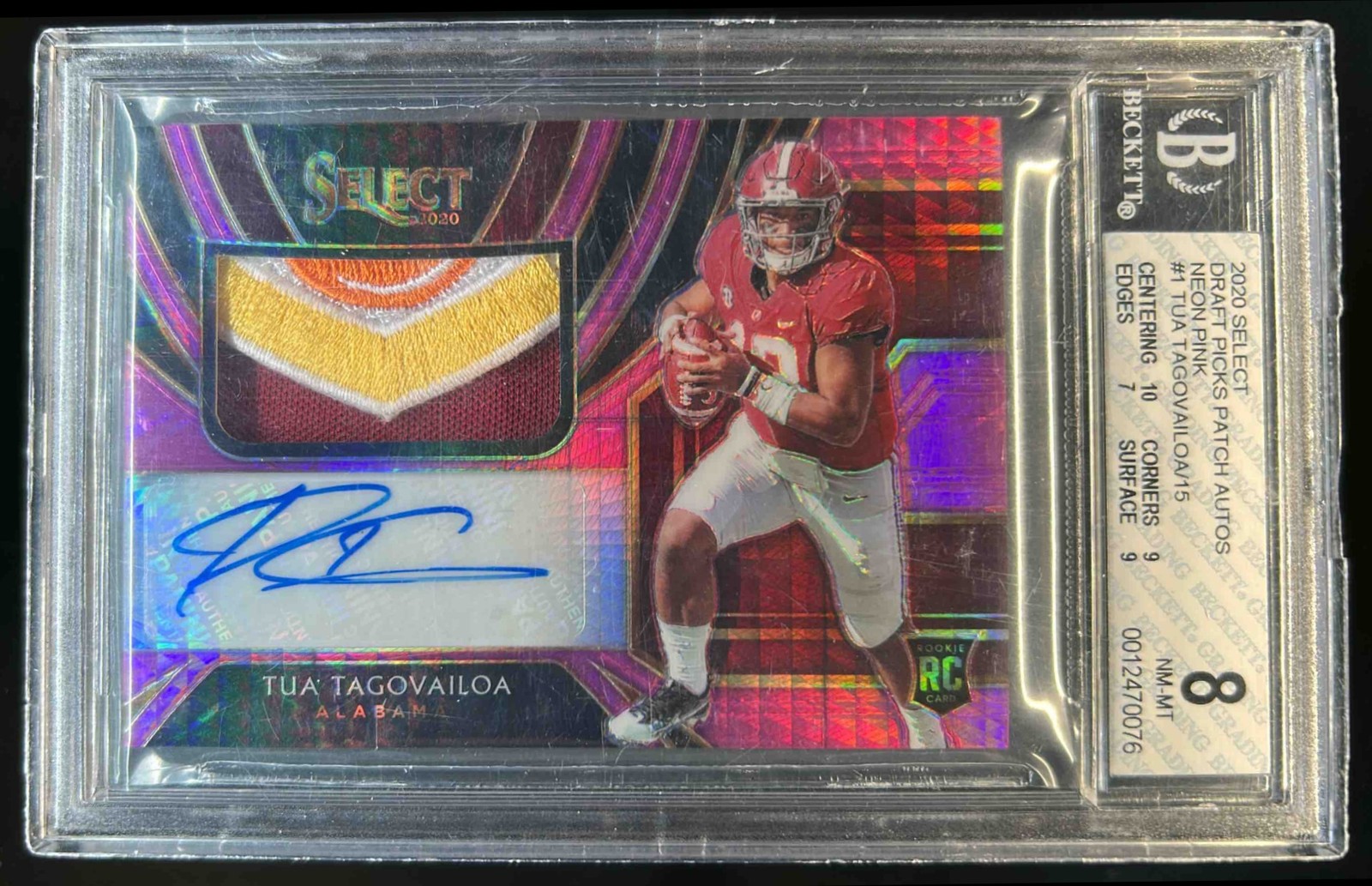 Tua Tagovailoa Panini Chronicles Draft Picks Select Patch Autographs #1 Neon Pink