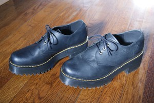 Dr. Martens Mujer Plataforma De Cuero Negro cuya baja Wyoming Zapatos EE.  UU. 9/UK 7 | eBay
