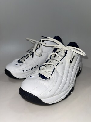 Vintage Women’s Nike levitate Flight Shoes Size 303966 101