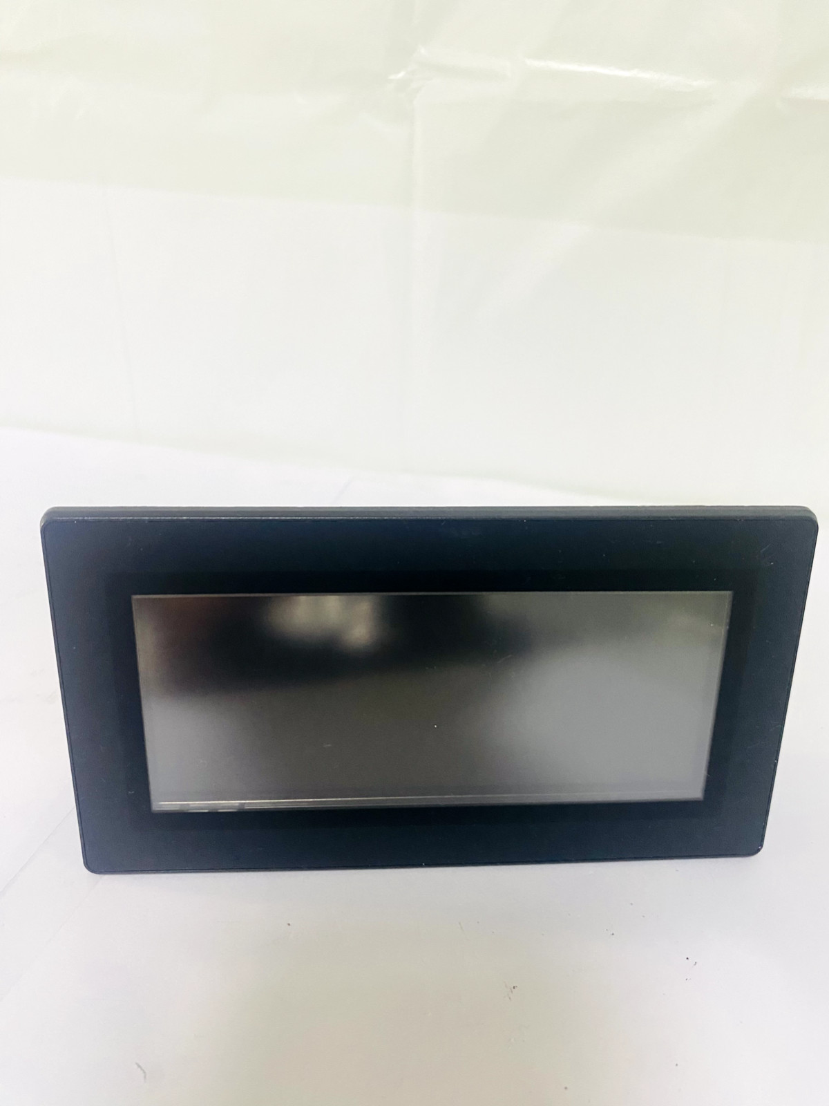KEYENCE CORPORATION VT3-W4T panel display