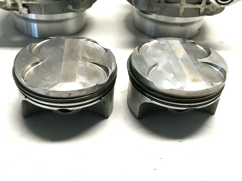 Цилиндры поршней и кувшинов для супербайка Ducati 2004 749  - Изображение 3 из 4