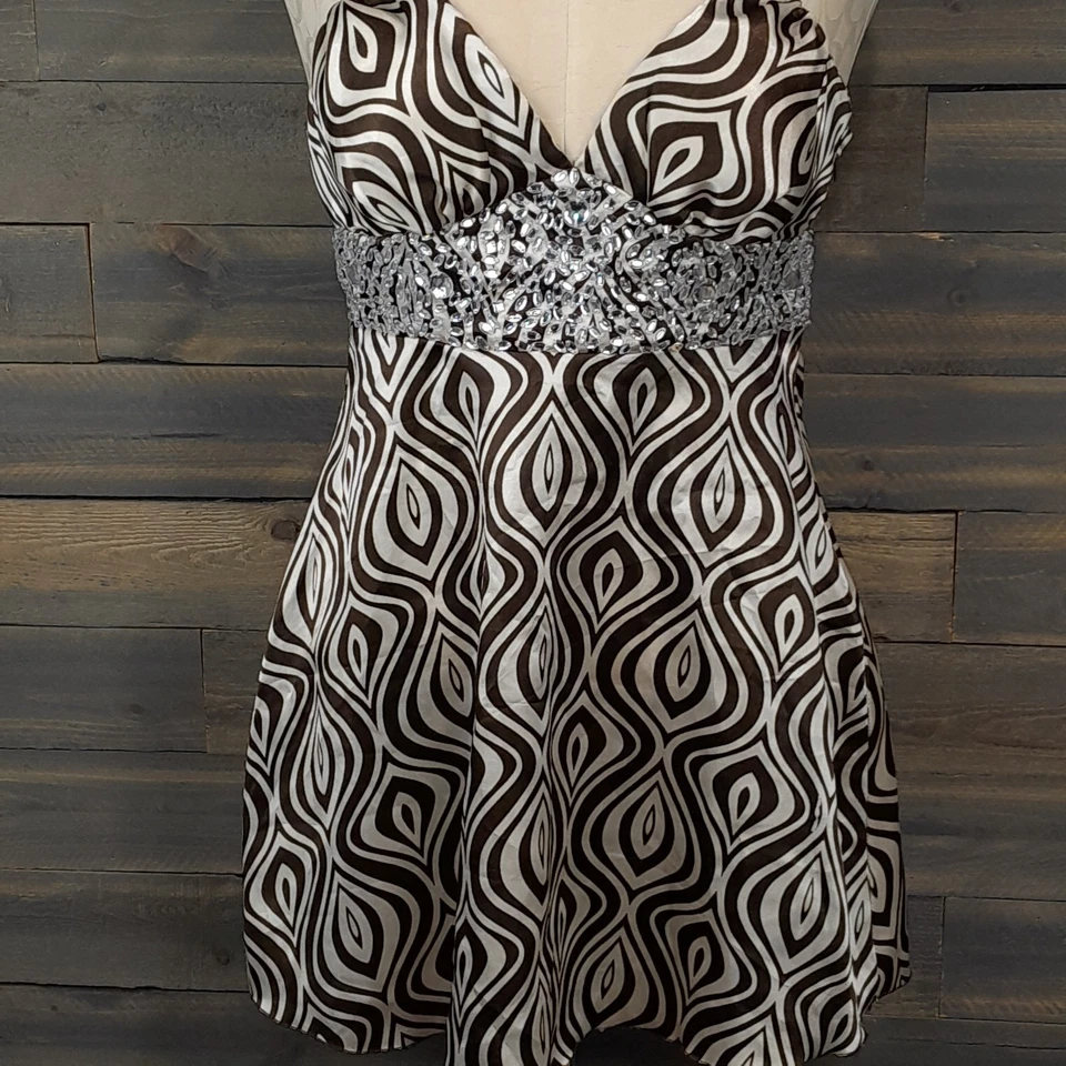 Camiseta sin mangas Passport para mujer M marrón arte óptico estrás bling sujetador almohadillas de colección años 90 Foto 4 de 4