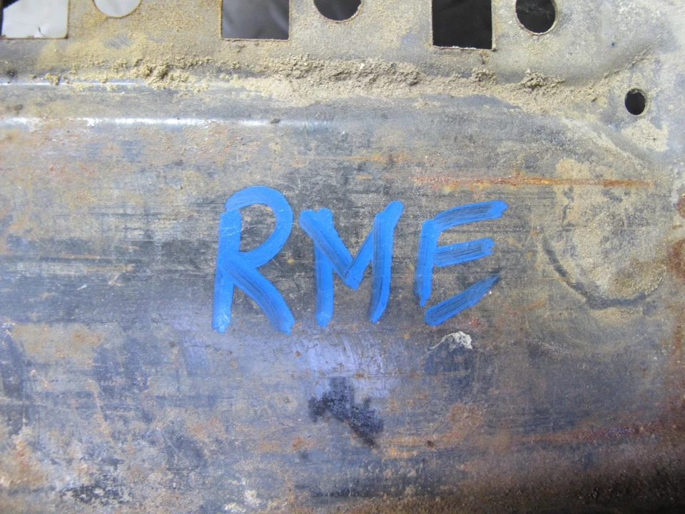 77-85 MERCEDES W123 300D СЕДАН АККУМУЛЯТОР ЛОТОК W ДЕРЖАТЕЛЬ OEM - Изображение 2 из 4