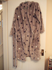 M&S Boys  Lt Grey Velour Boys Hood Pocket Belted Dressing Gown.  Size 13-14 yrs