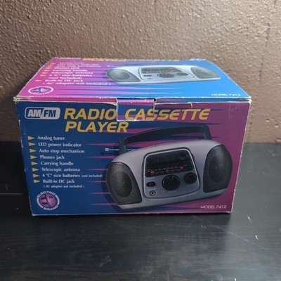 VINTAGE ELECTRO BRAND MODEL 7412 AM/FM RADIO CASSETTE PLAYER
