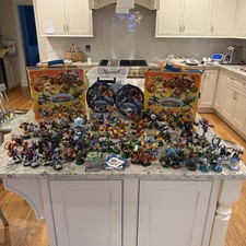 Large Skylanders Figure  Accessory Lot Read Description Giants Spyro Swap Etc