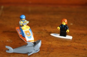 Lego City 60011 Surfer Rescue 100% Complete w/ Minifigures & Instructions