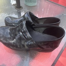 Women's Black Leather Slip-On Clog Shoes Round Toe
