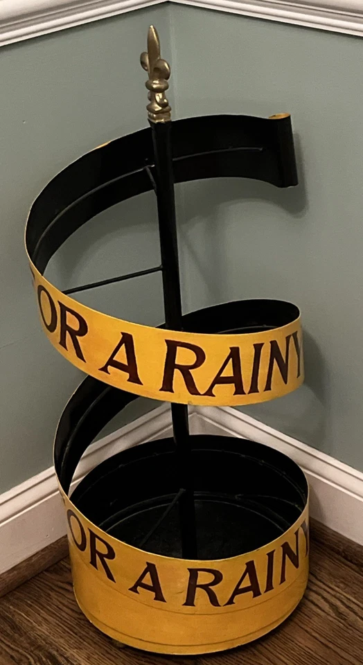 Винтажная тяжелая подставка для зонта 1950-х с ручной росписью Save It For A Rainy Day Tole - Изображение 4 из 4