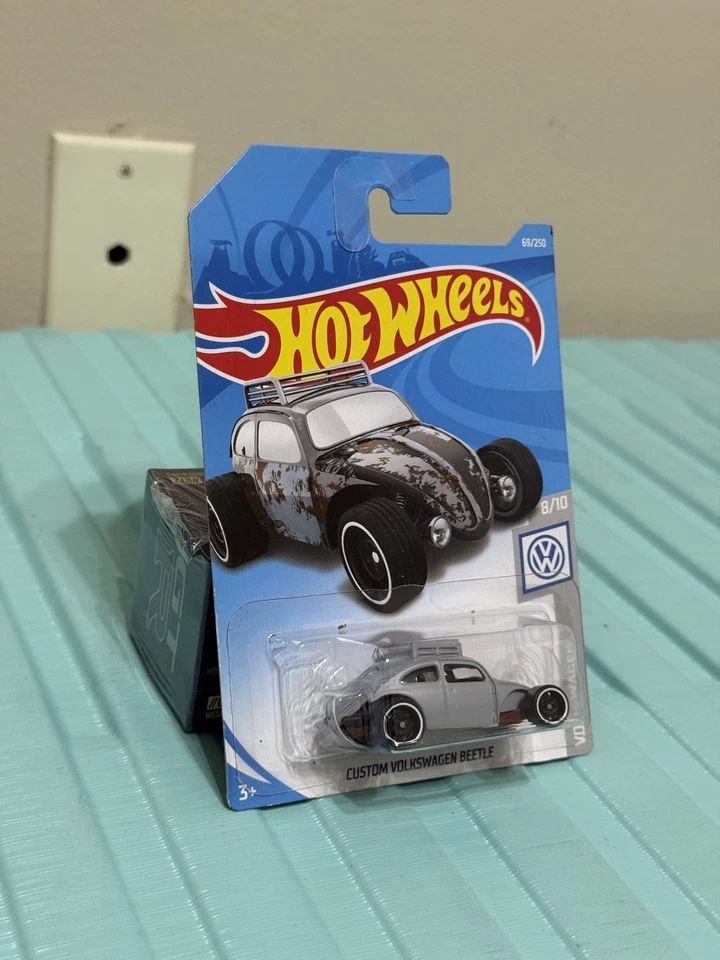 Error Hot Wheels Volkswagen 8/10 Custom Volkswagen Beetle “NO DECALS” “ERROR” - Image 2 of 4