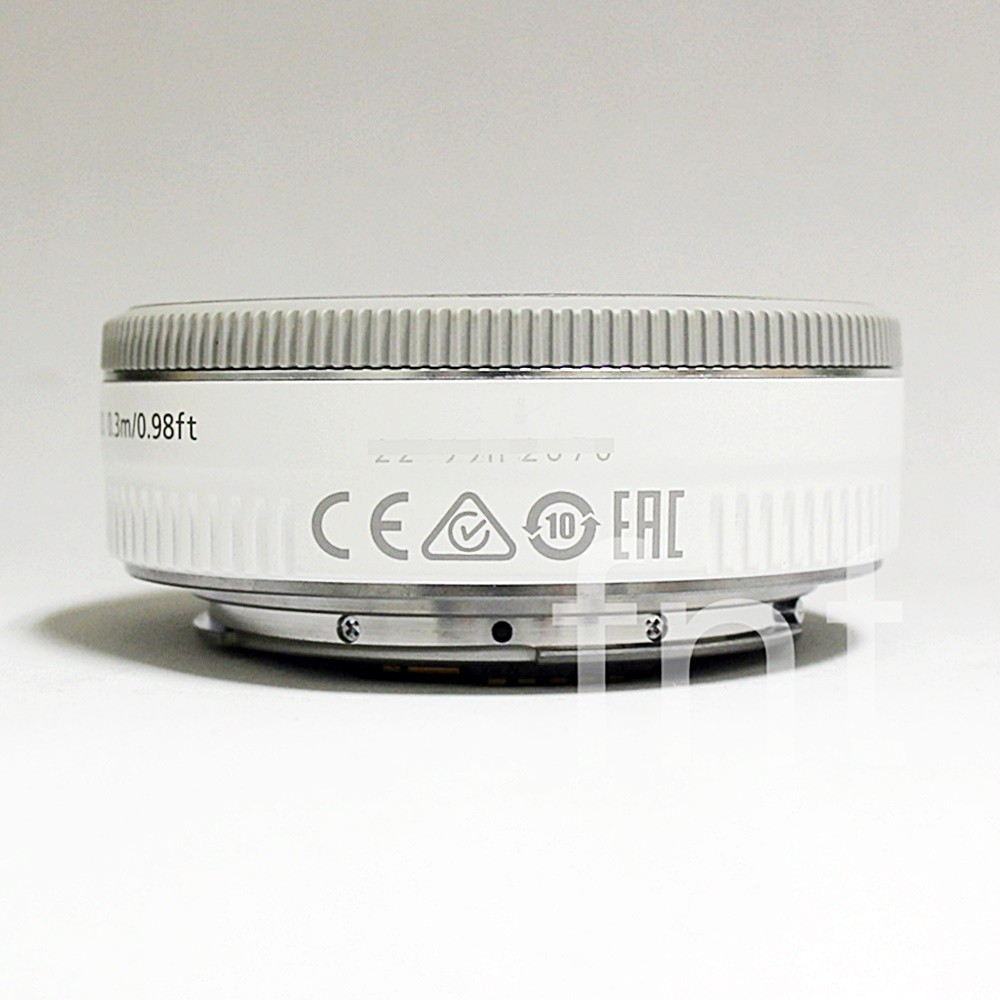 Canon EF 40mm F/2.8 STM Pancake Lens, Mint Condition, White