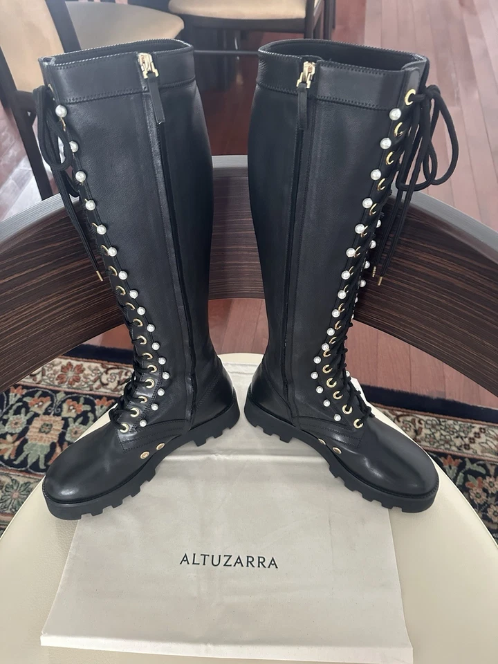 Botas hasta la rodilla Altuzarra Cosmo negras de cuero adornado con perlas sintéticas. Talla US 9.5/10 Foto 3 de 4