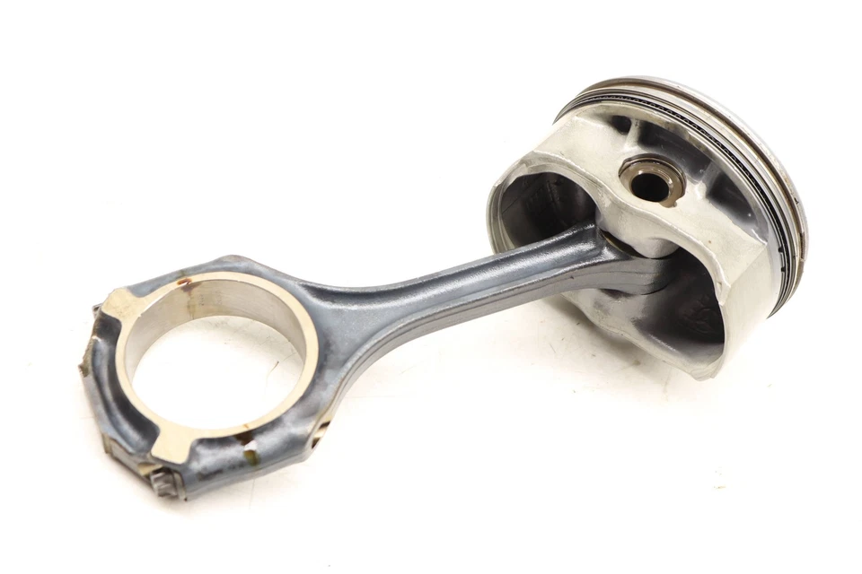 Mercedes-Benz S550 2007-2011 - pistón derecho con varilla de conexión 2730301517 Foto 2 de 4