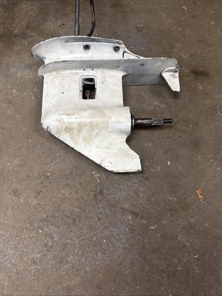 Johnson Evinrude 20" Lower Unit 20 25 30 35 HP 1980 - 2005 Long Shaft AS IS - Image 4 of 4