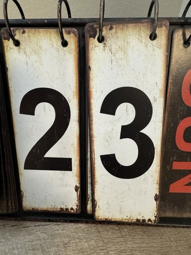 Calendario da scrivania industriale mercato mondiale perpetuo metallo nero bianco - Foto 4 di 16