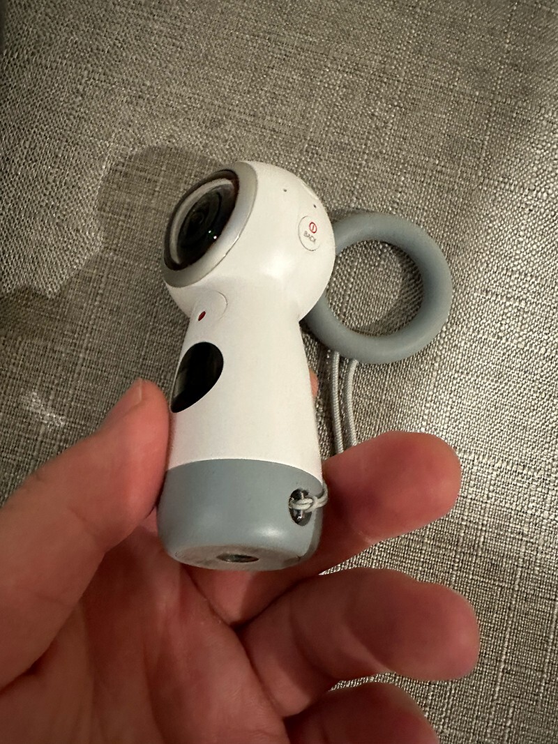 Samsung Gear 360 4K Camera SM-R210
