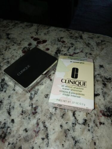 NIB Clinique All About Eye Shadow Super Shimmer Compact .07 oz SUNSET GLOW 01 - Picture 2 of 3