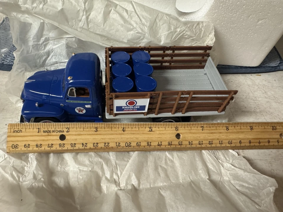 Camión de estacas Diamond-T Texaco Havoline 1955 de colección fundido a presión primera marcha Foto 2 de 4