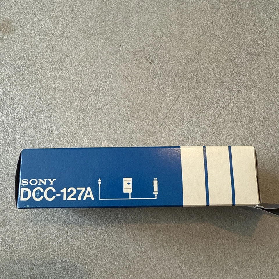 Adaptador de corriente para cigarrillo bayoneta automóvil Sony DCC-127A para ICF-2010 Foto 4 de 4