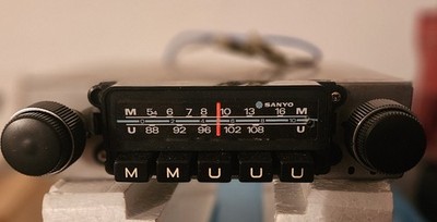 Sanyo F-8564V Autoradio - NOS / OVP - Vintage 1973 - Neu & Unverbaut