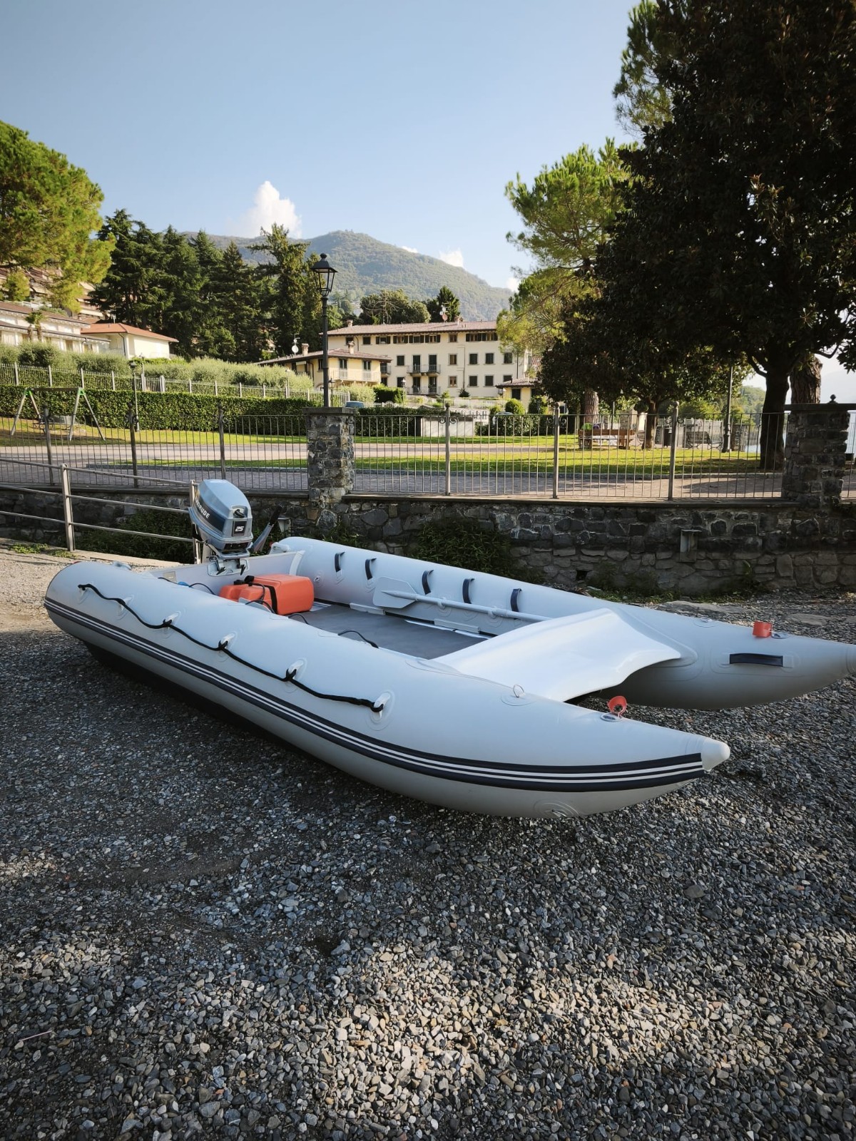 Catamarano gonfiabile nuovo foto 3
