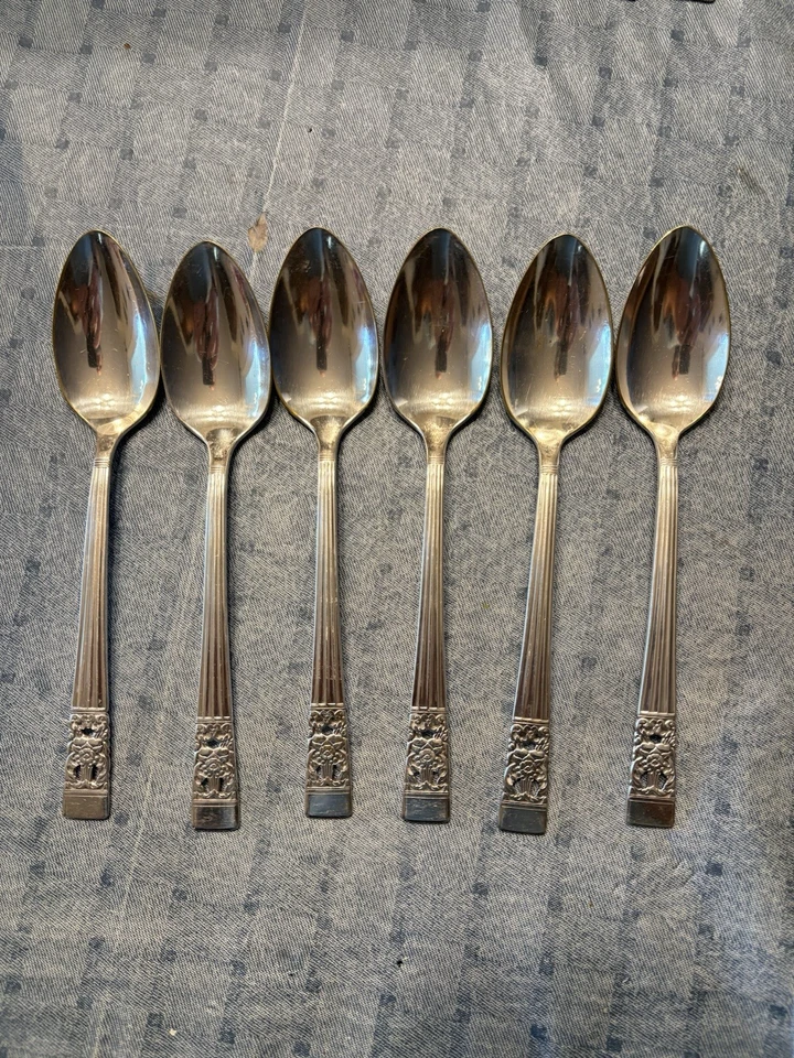 Coronation Oneida Community Plateado Lote De 14 Cucharas 2 Pequeñas 12 Regular Foto 3 de 4