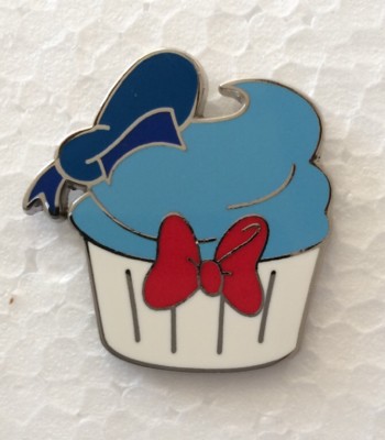 Disney Cupcake Pin Donald Duck