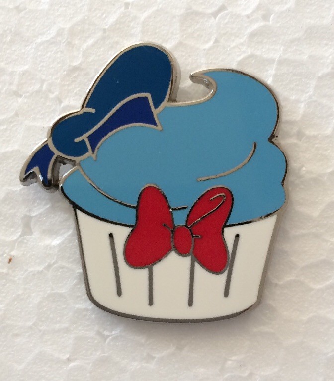 Disney Cupcake Pin Donald Duck