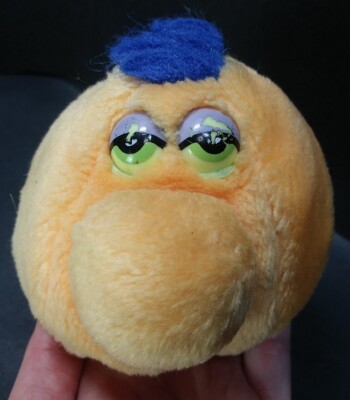 1984 FUN FARM  PHIL MENDEZ / DAKIN big nose HEAD NUT SHELL PLUSH yellow blue 4''