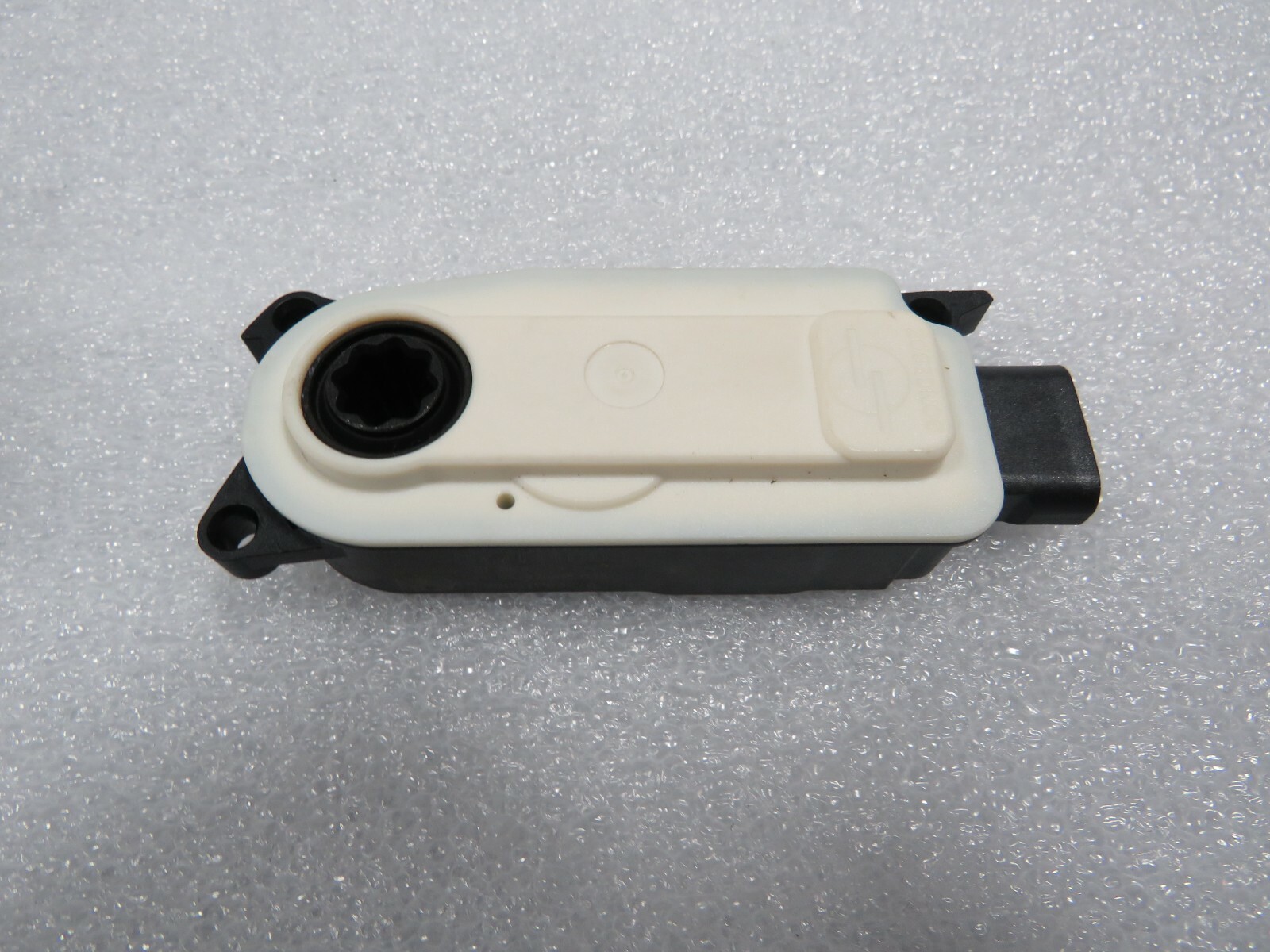 OEM 20142021 Jeep Cherokee Motor Shutter Active Grille Max 76 OFF