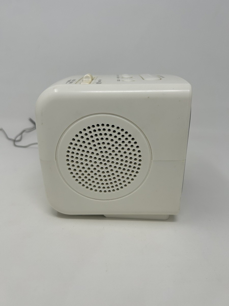 Sony Dream Machine Clock Radio Alarm AM/FM Cube Model ICF-C122