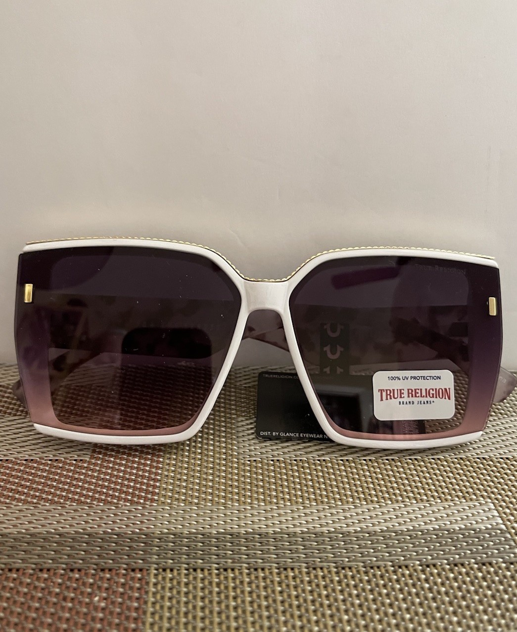 TRUE RELIGION Women’s White Frame Sunglasses Oversized Gold Accent Marbled Arms  thumbnail 4