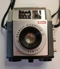 Kodak Brownie Starmeter Vintage Box Camera Kodar Lens f/8 Gray Black White