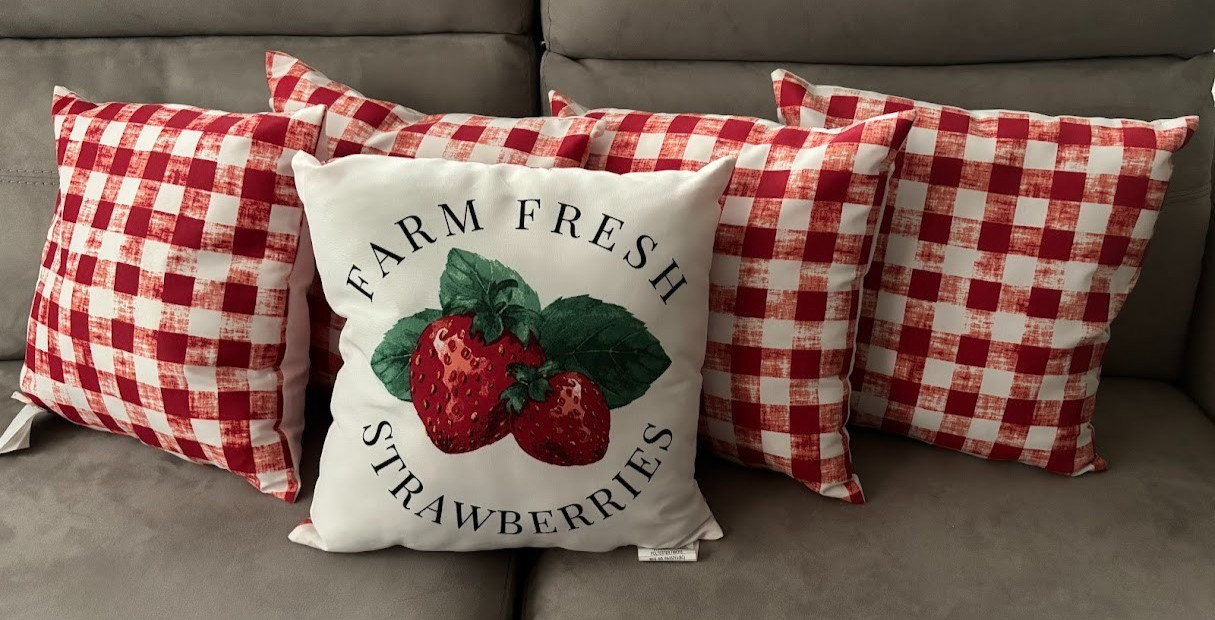 White W/ Strawberry "farm Fresh Strawberries" Set Of 5 Nwt