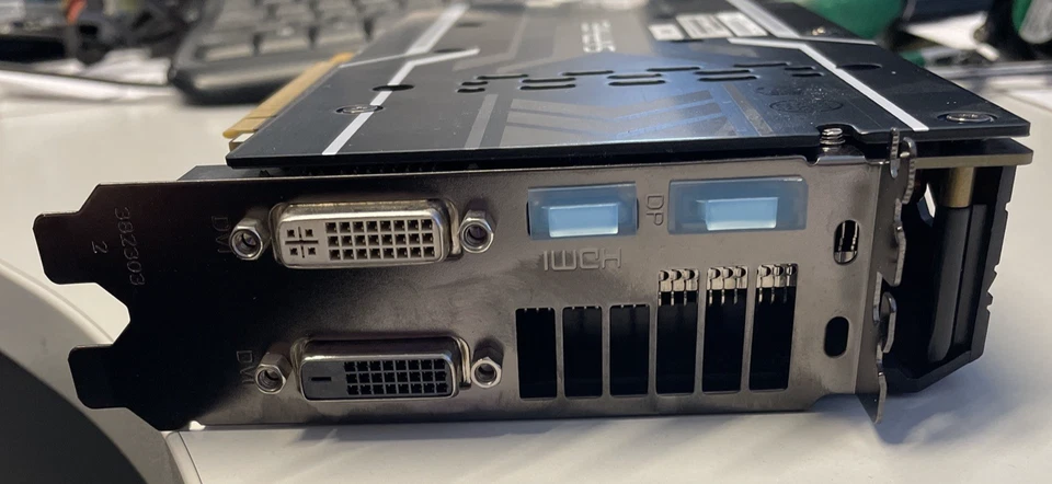 SCHEDA VIDEO NITRO SAPPHIRE AMD RADEON R9 380 4GB GDDR5 4096MB PCI-E EXPRESS - Immagine 3 di 3