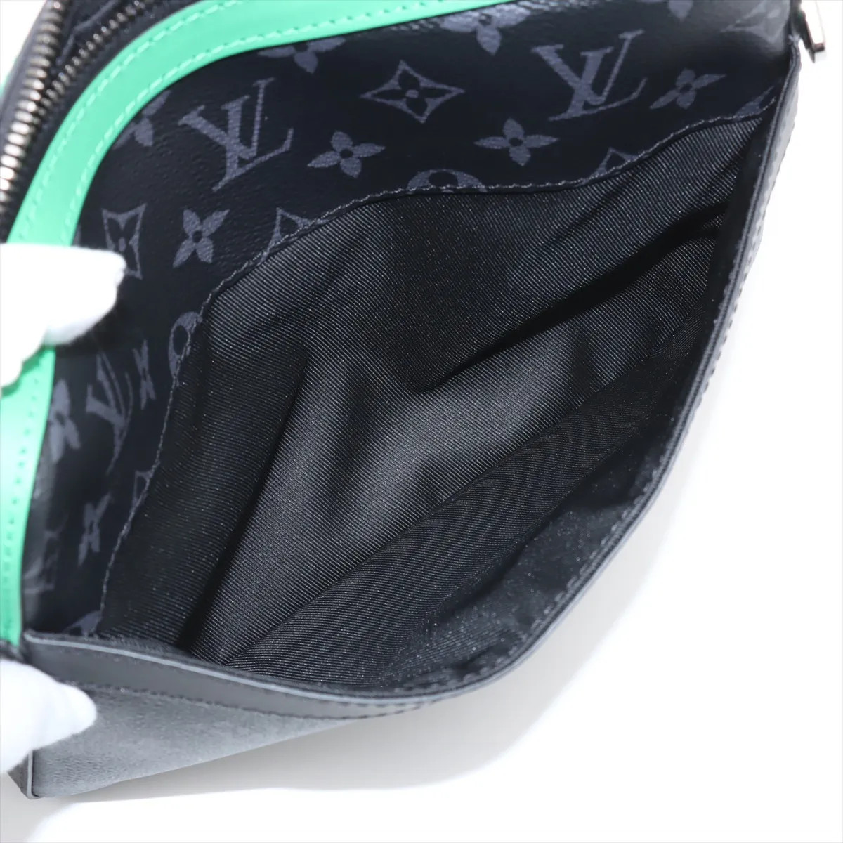 Louis Vuitton Monogram Eclipse trio messenger M26052 black x green There was an  thumbnail 8