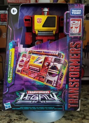 Takara Tomy Hasbo Transformers Legacy Autobot Blaster & Eject Voyager Class MIB