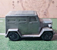 Vintage 1974 Banthrico METAL ARMORED CAR DESIGN COIN BANK