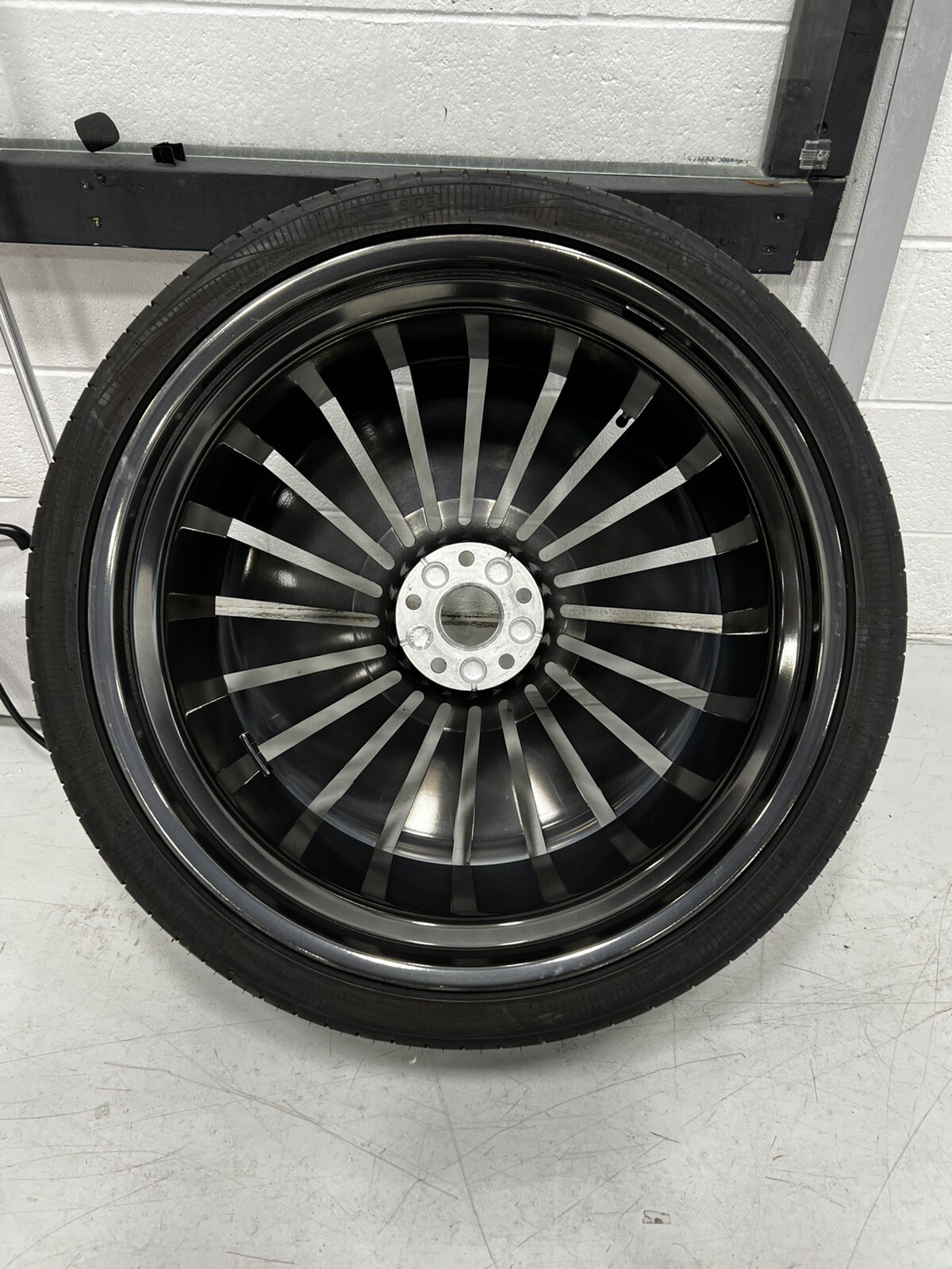 1886 Forged G100 Series Wheels And Tires Rolls Royce