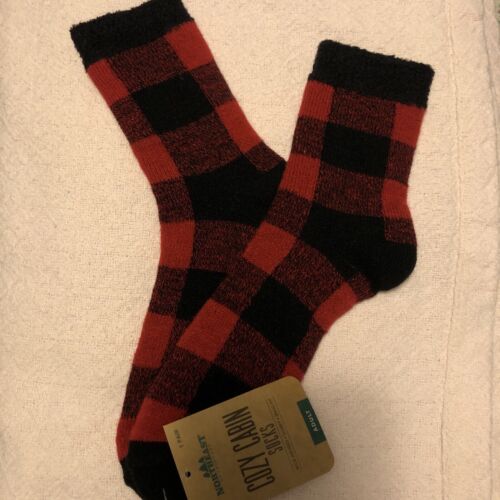 NWT Womens Cozy Cabin Socks Northeast Outfitters Warm Fuzzy Soft Large Adult Red - Picture 1 of 5