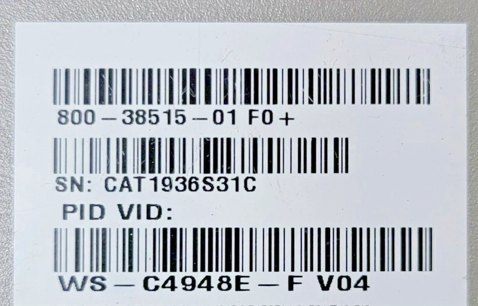 Conmutador de red Gigabit de 48 puertos Cisco Catalyst 4948 WS-C4948E-F V04 (LEER) Foto 2 de 3